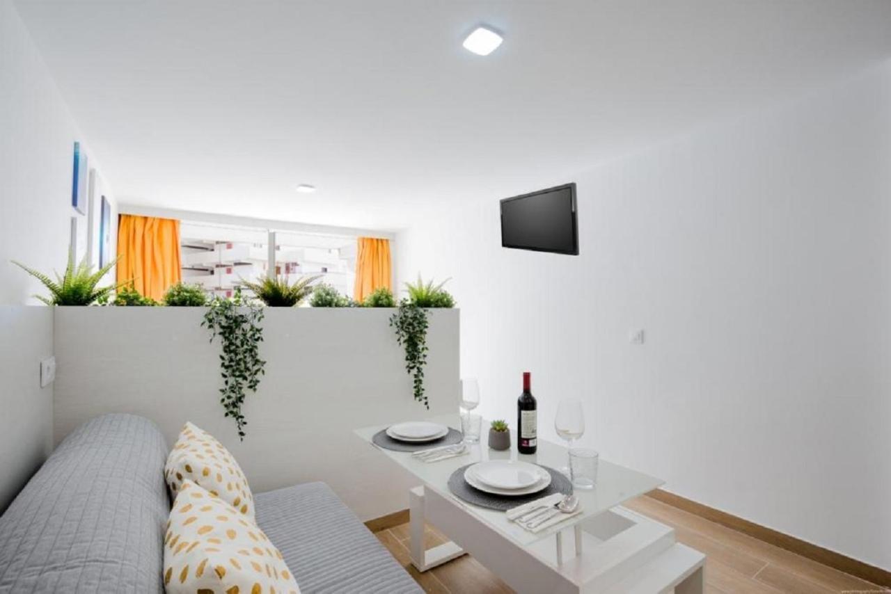 319 Modern Accommodation,Sea View, Wi Fi And Pool Плая де лас Америкас Екстериор снимка
